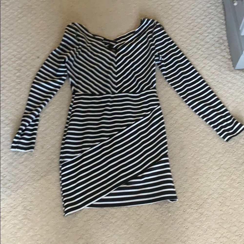 Very flattering dress